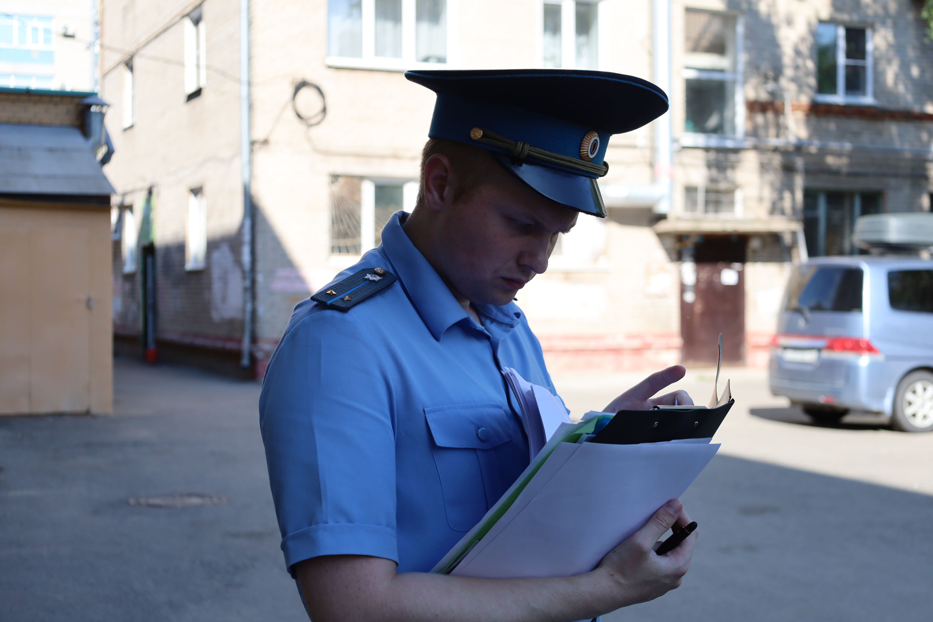 Благодаря судебным приставам алиментщик вернул ребенку долг по алиментам.