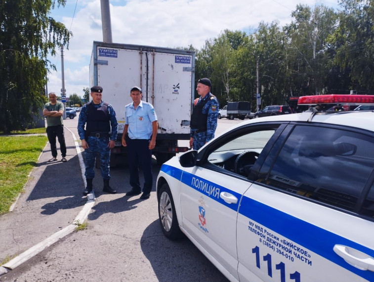 На дорогах Алтайского края судебные приставы выявляют должников. На дорогах Алтайского края судебные приставы выявляют должников.